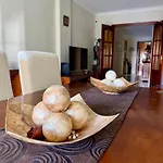 Grand Beachfront - דירה קדיז